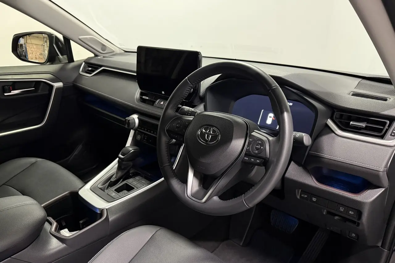 2024 Toyota RAV4 Gallery Image 9