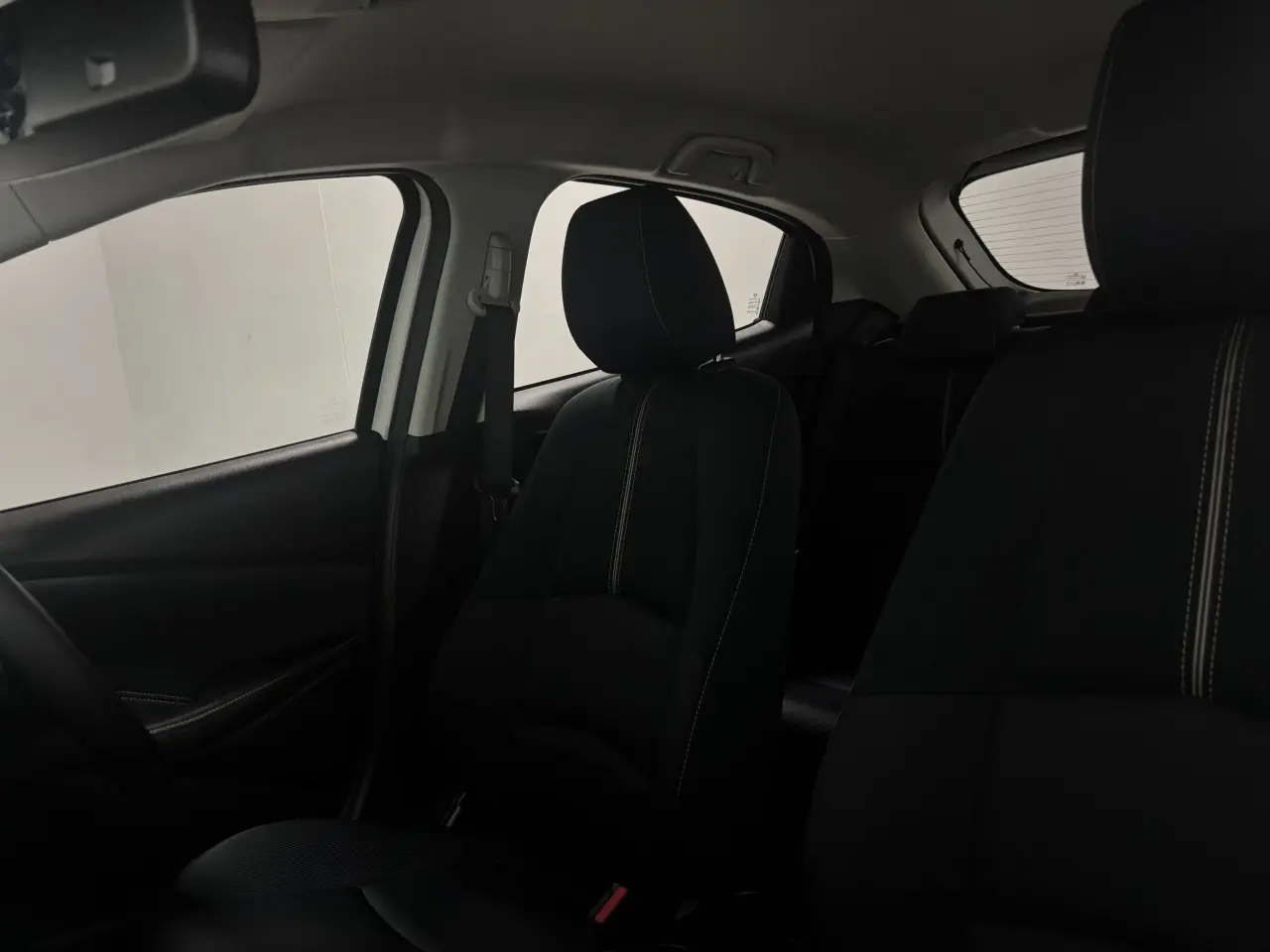 2022 MAZDA MAZDA2 Gallery Image 15