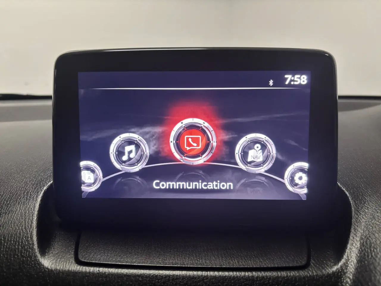 2022 MAZDA MAZDA2 Gallery Image 17