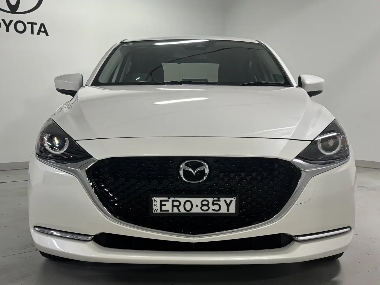 2022 MAZDA MAZDA2 Gallery Image 3