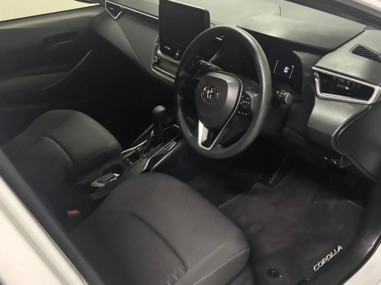 2022 TOYOTA COROLLA Gallery Image 10