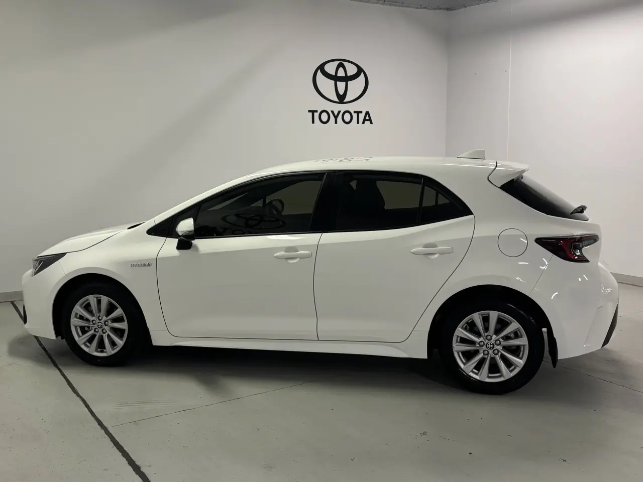 2022 TOYOTA COROLLA Gallery Image 9