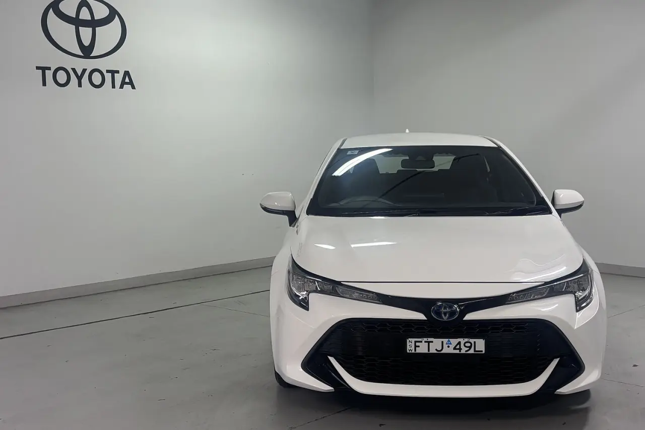 2020 Toyota Corolla Gallery Image 2