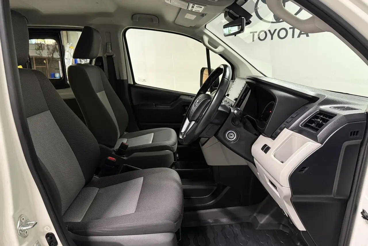 2021 Toyota Hiace Gallery Image 10