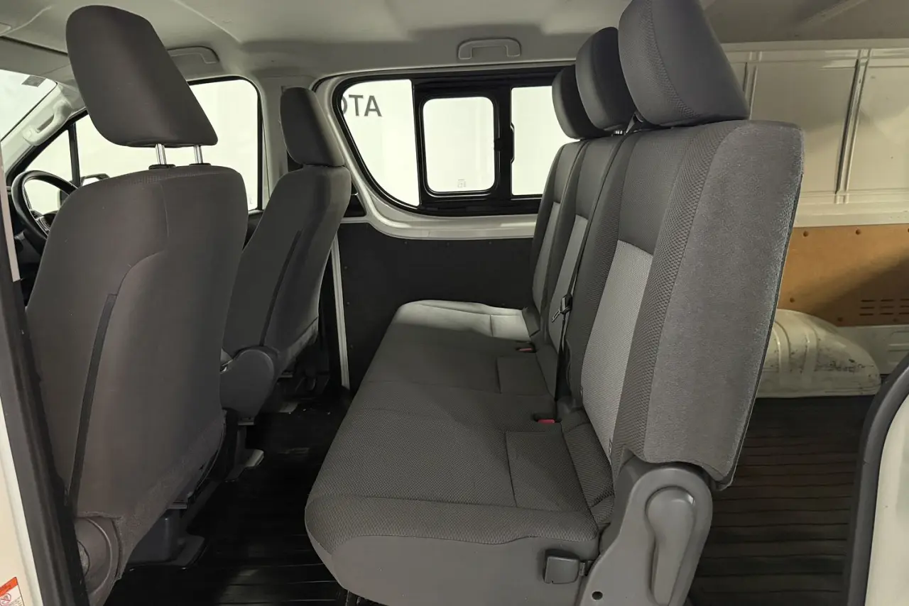 2021 Toyota Hiace Gallery Image 11