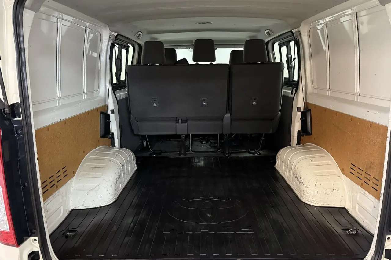 2021 Toyota Hiace Gallery Image 12