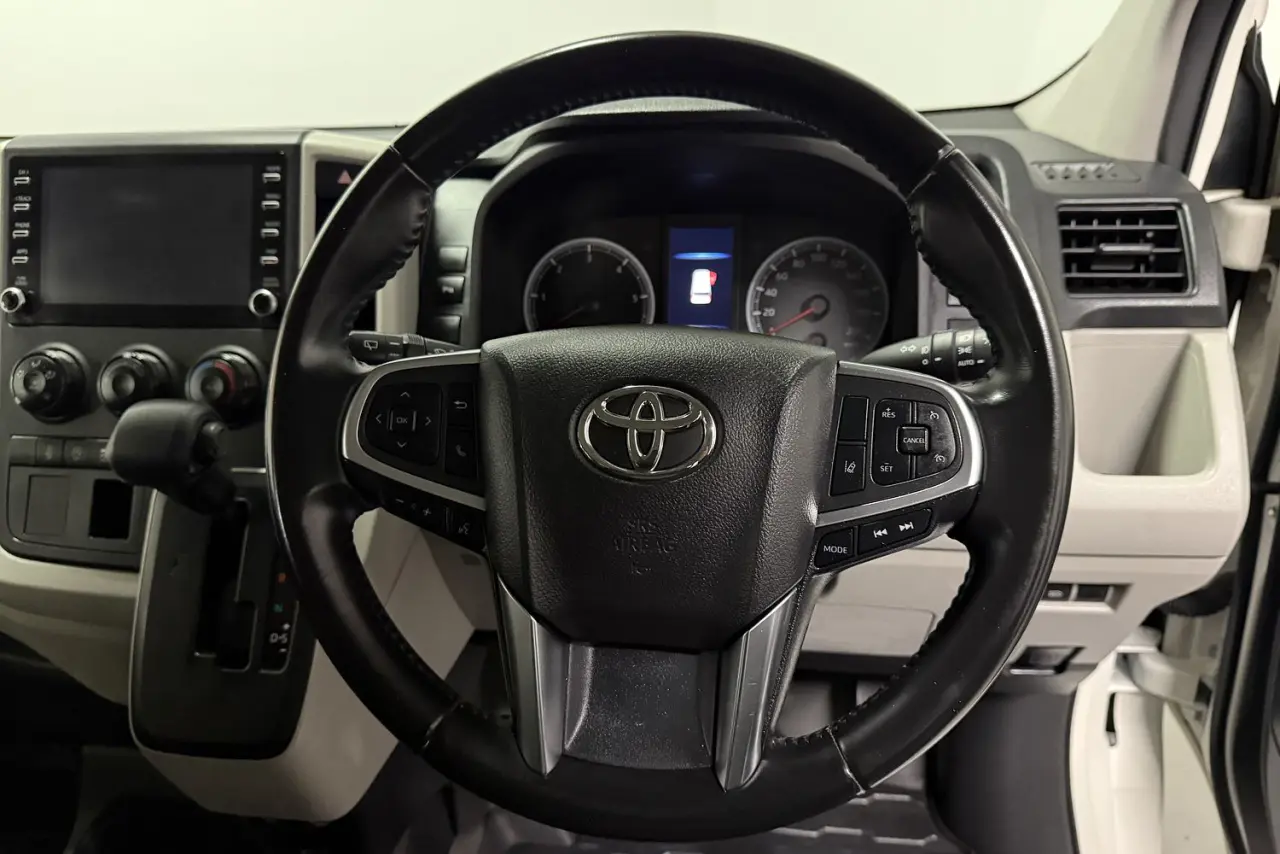 2021 Toyota Hiace Gallery Image 15