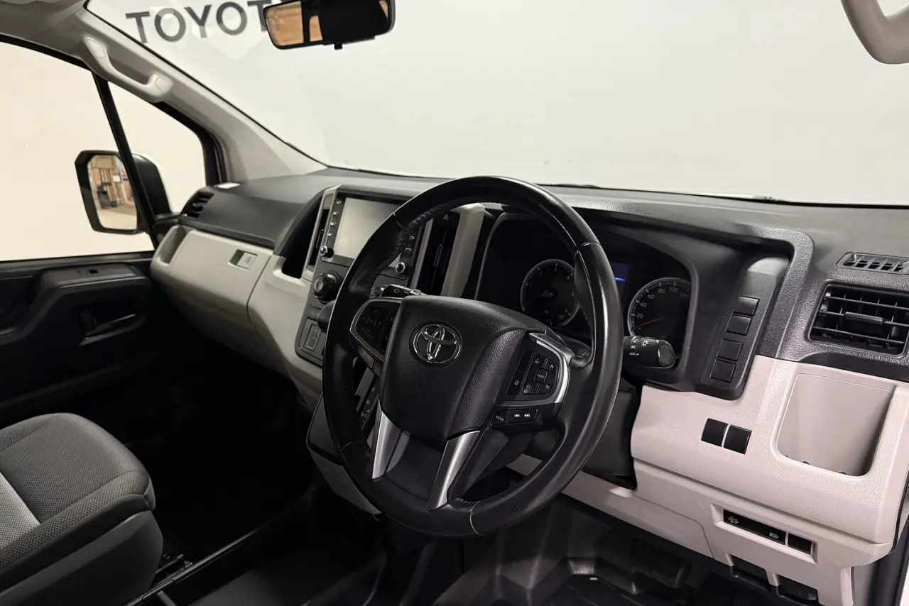 2021 Toyota Hiace Gallery Image 9