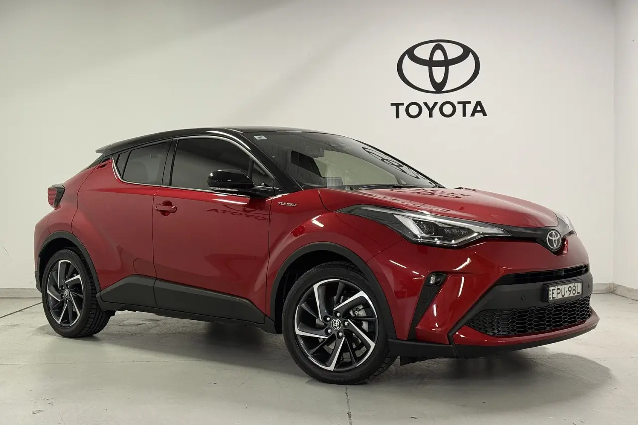 2022 Toyota C-HR Gallery Image 1