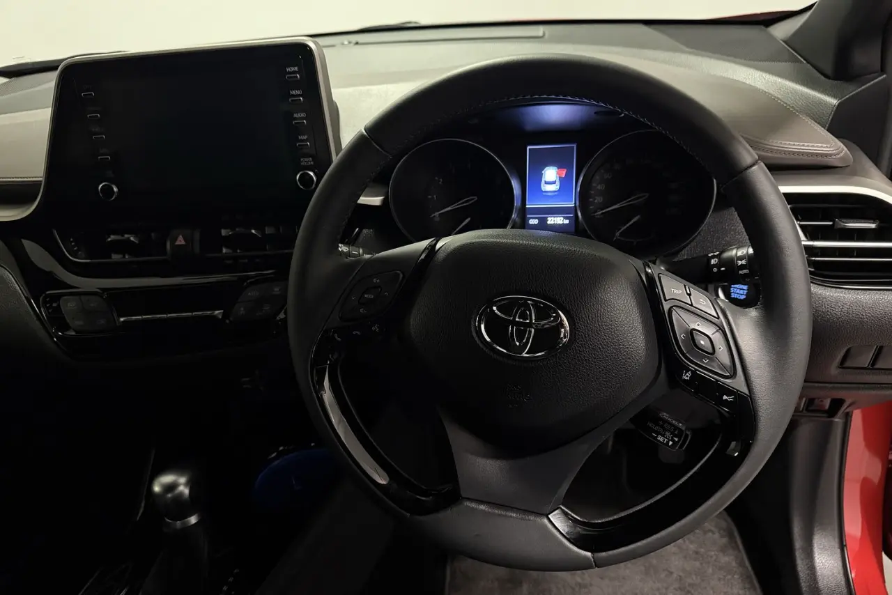 2022 Toyota C-HR Gallery Image 15