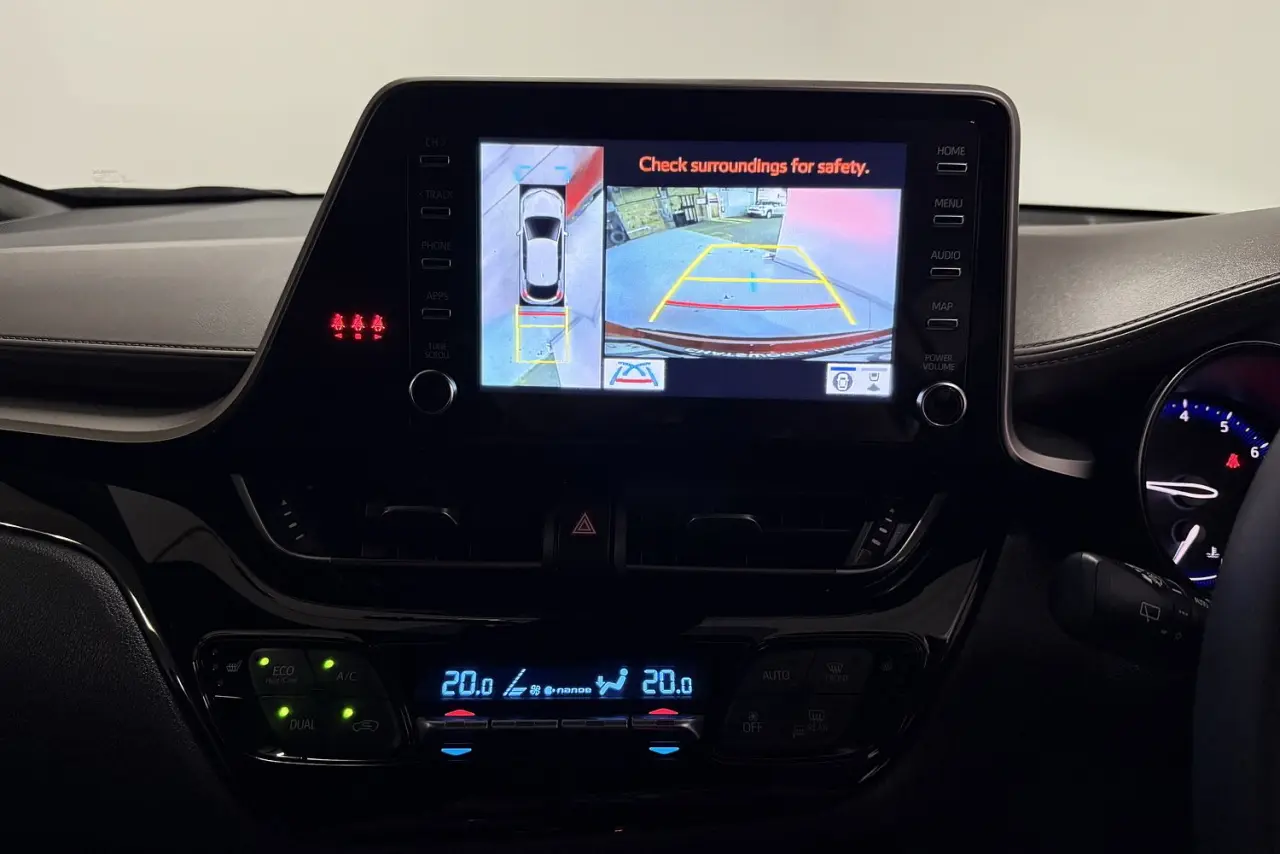 2022 Toyota C-HR Gallery Image 17