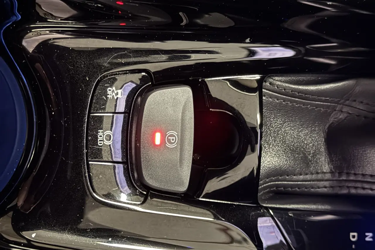 2022 Toyota C-HR Gallery Image 19