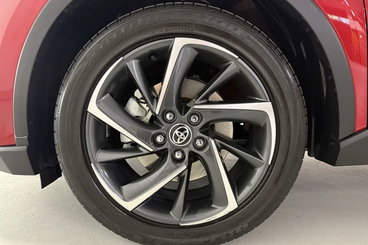 2022 Toyota C-HR Gallery Image 23