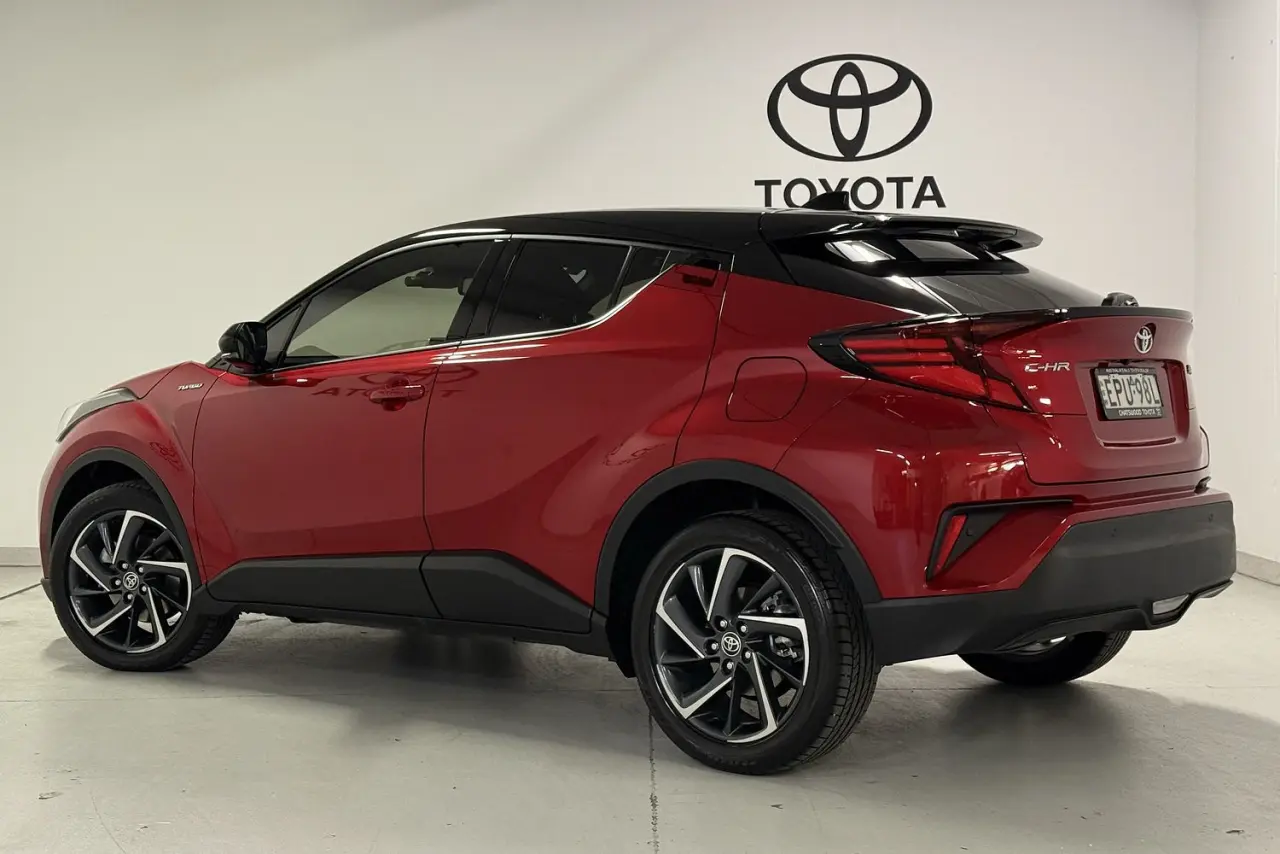 2022 Toyota C-HR Gallery Image 4