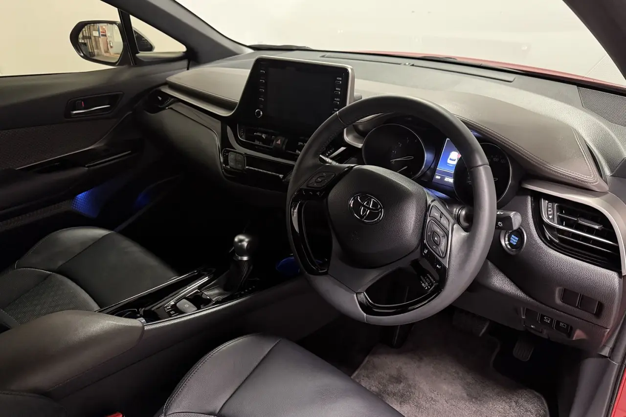 2022 Toyota C-HR Gallery Image 9