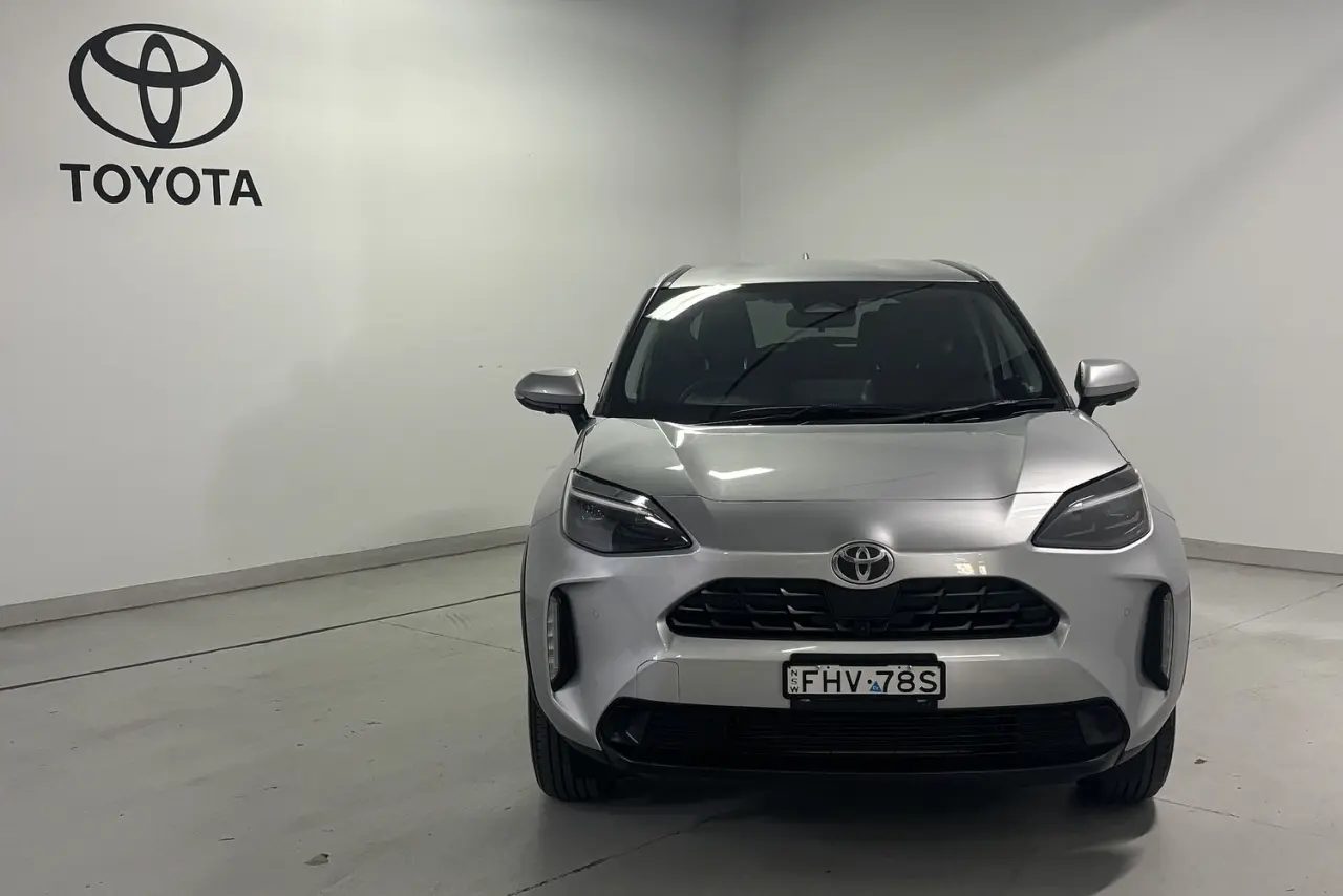 2024 Toyota Yaris Cross Gallery Image 4