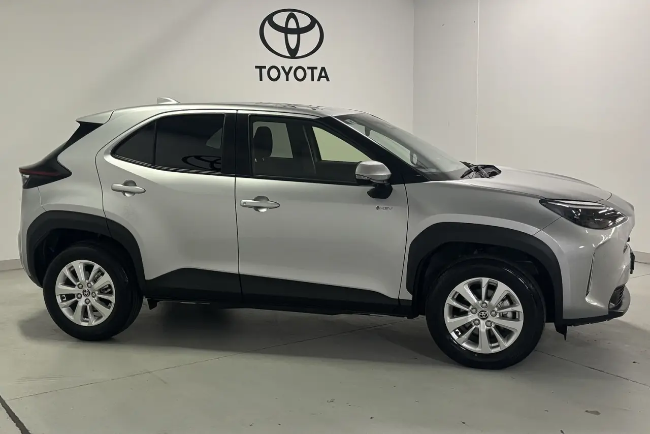 2024 Toyota Yaris Cross Gallery Image 6