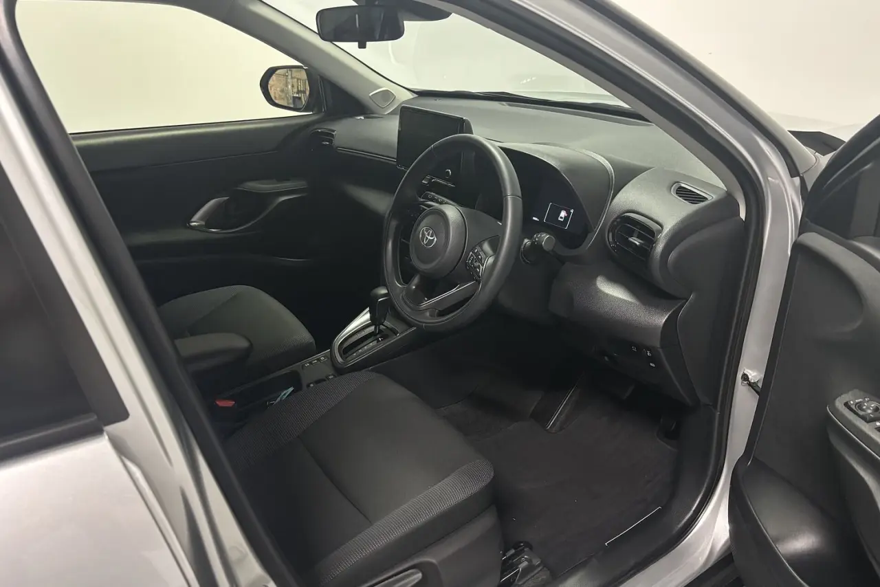 2024 Toyota Yaris Cross Gallery Image 11