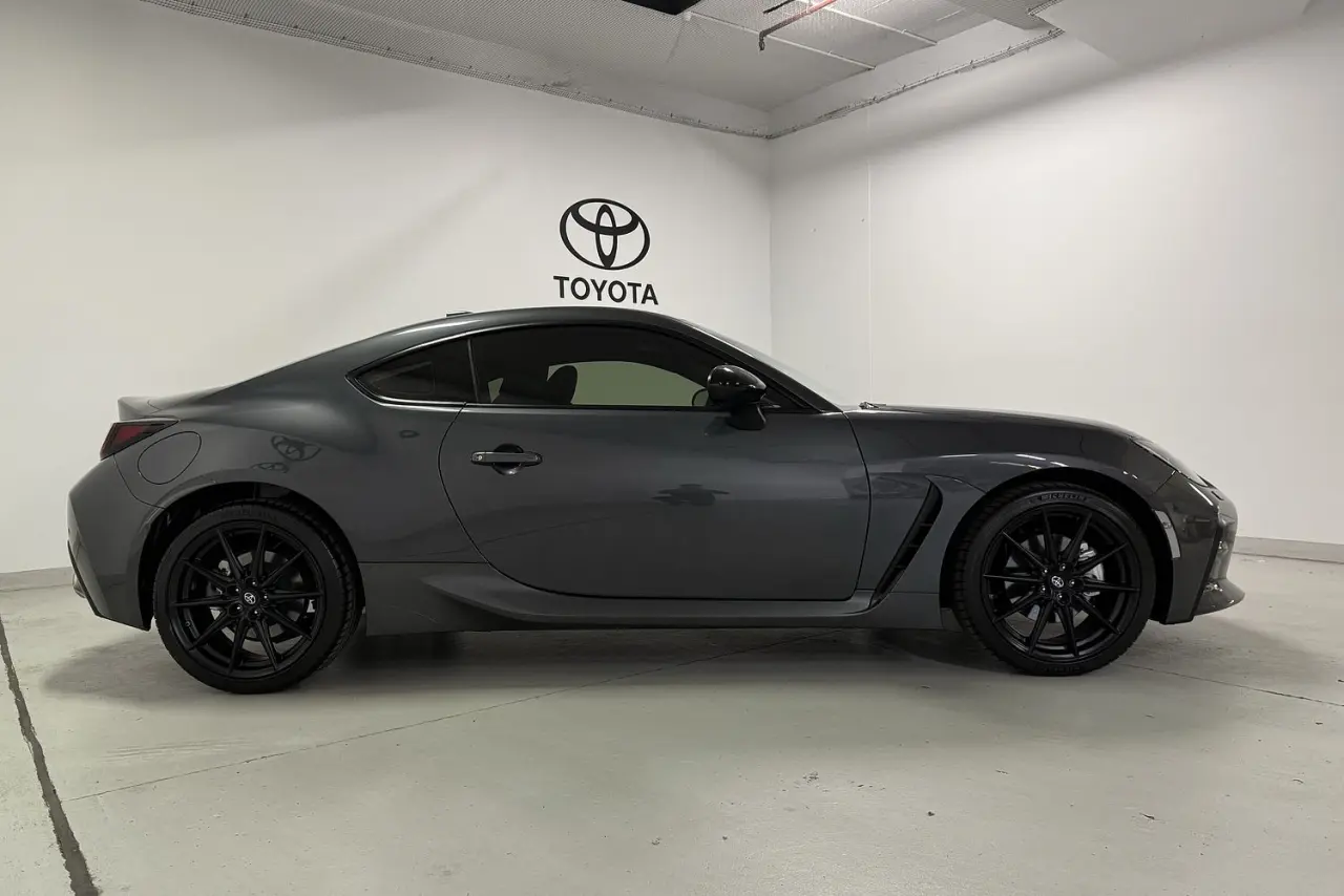 2024 Toyota GR86 Gallery Image 3