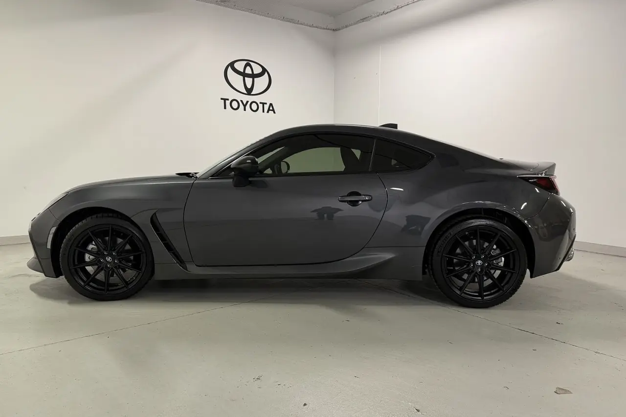 2024 Toyota GR86 Gallery Image 9