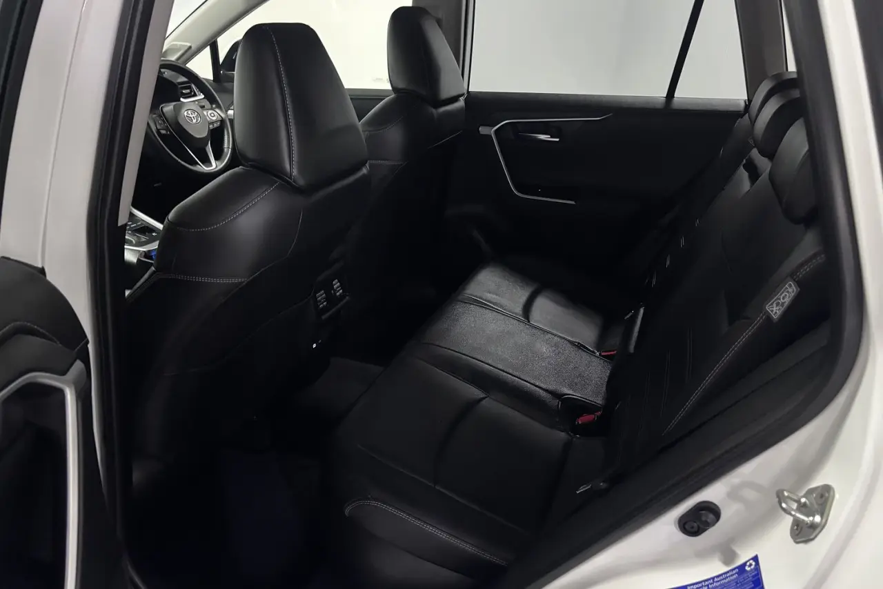 2024 Toyota RAV4 Gallery Image 13
