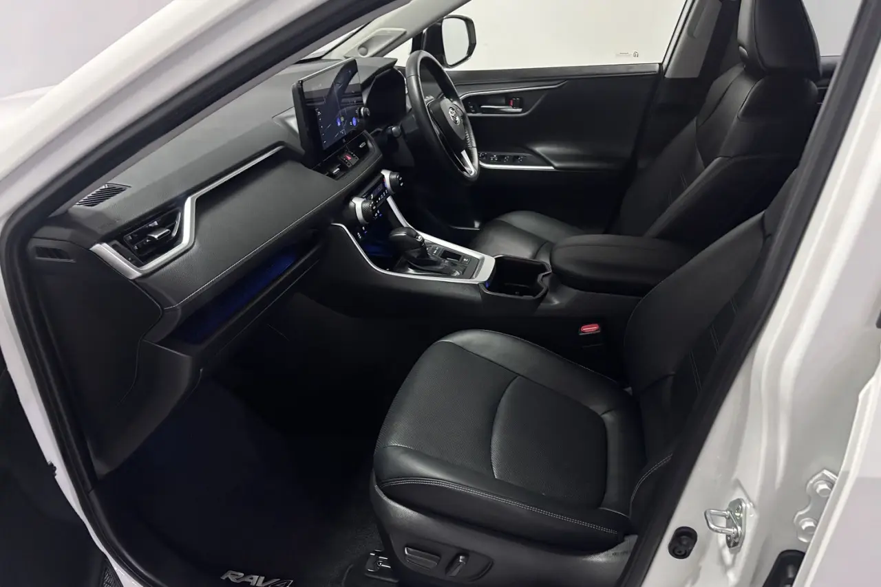2024 Toyota RAV4 Gallery Image 14