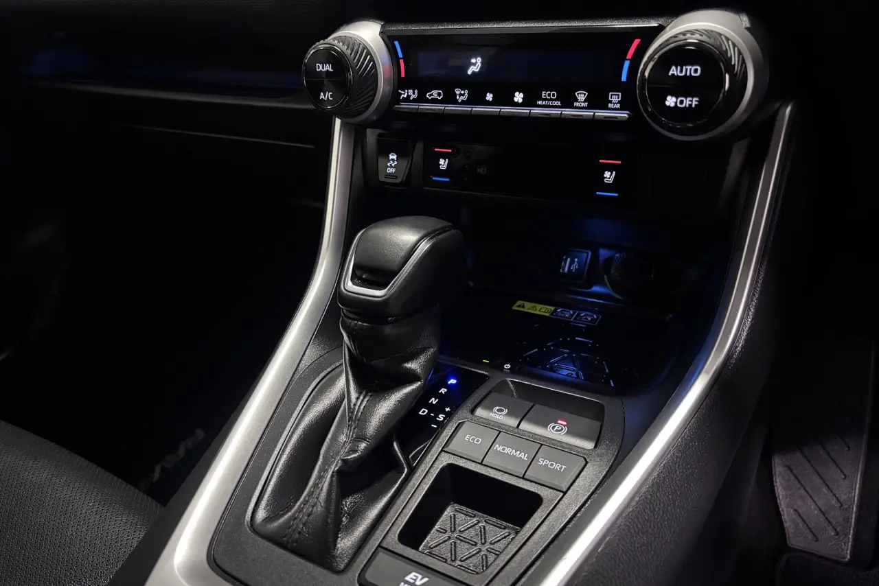 2024 Toyota RAV4 Gallery Image 19