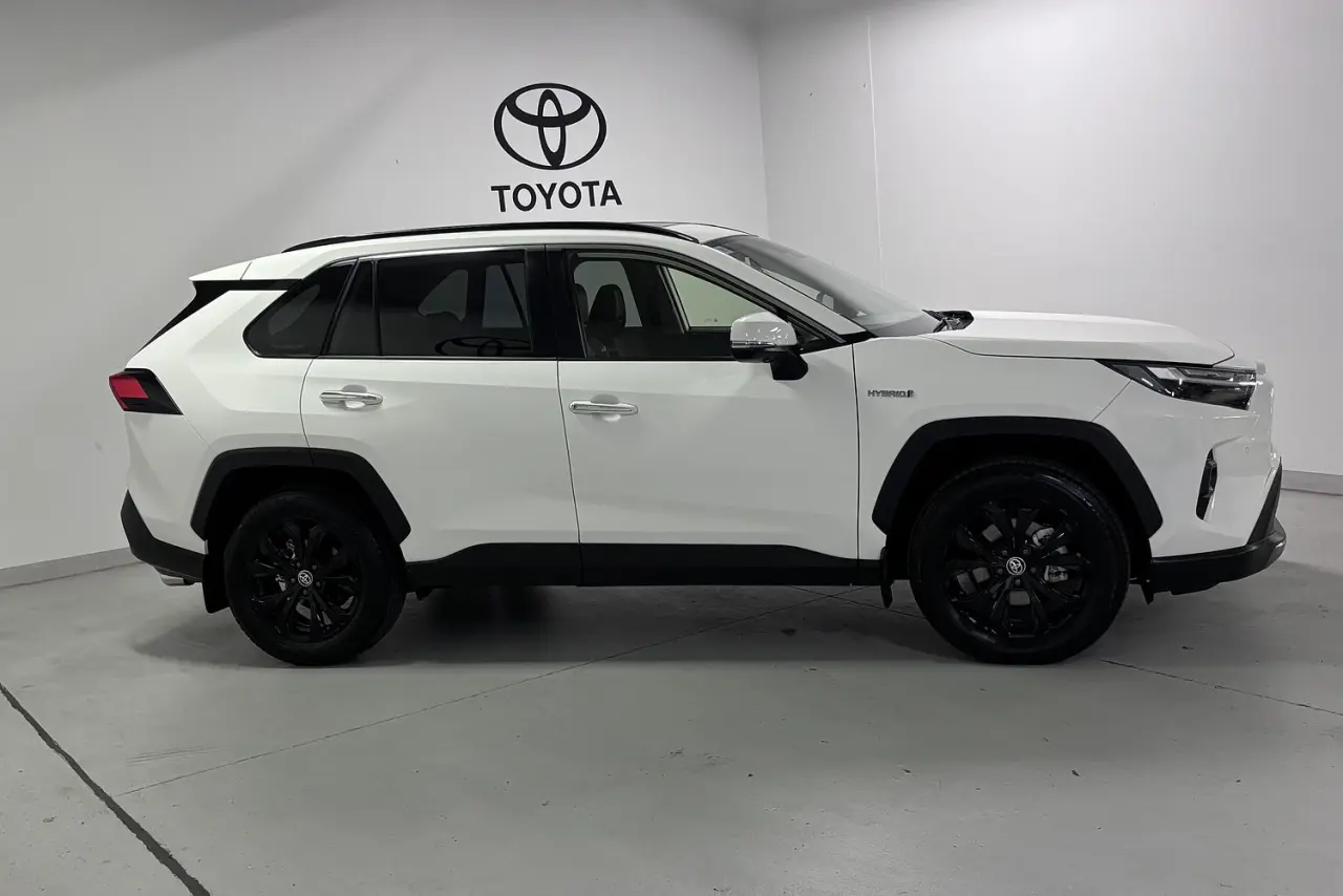 2024 Toyota RAV4 Gallery Image 4