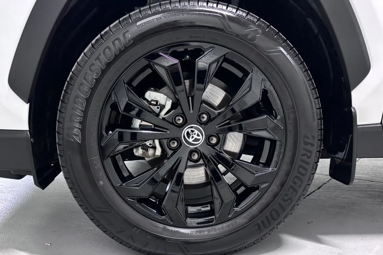 2024 Toyota RAV4 Gallery Image 5