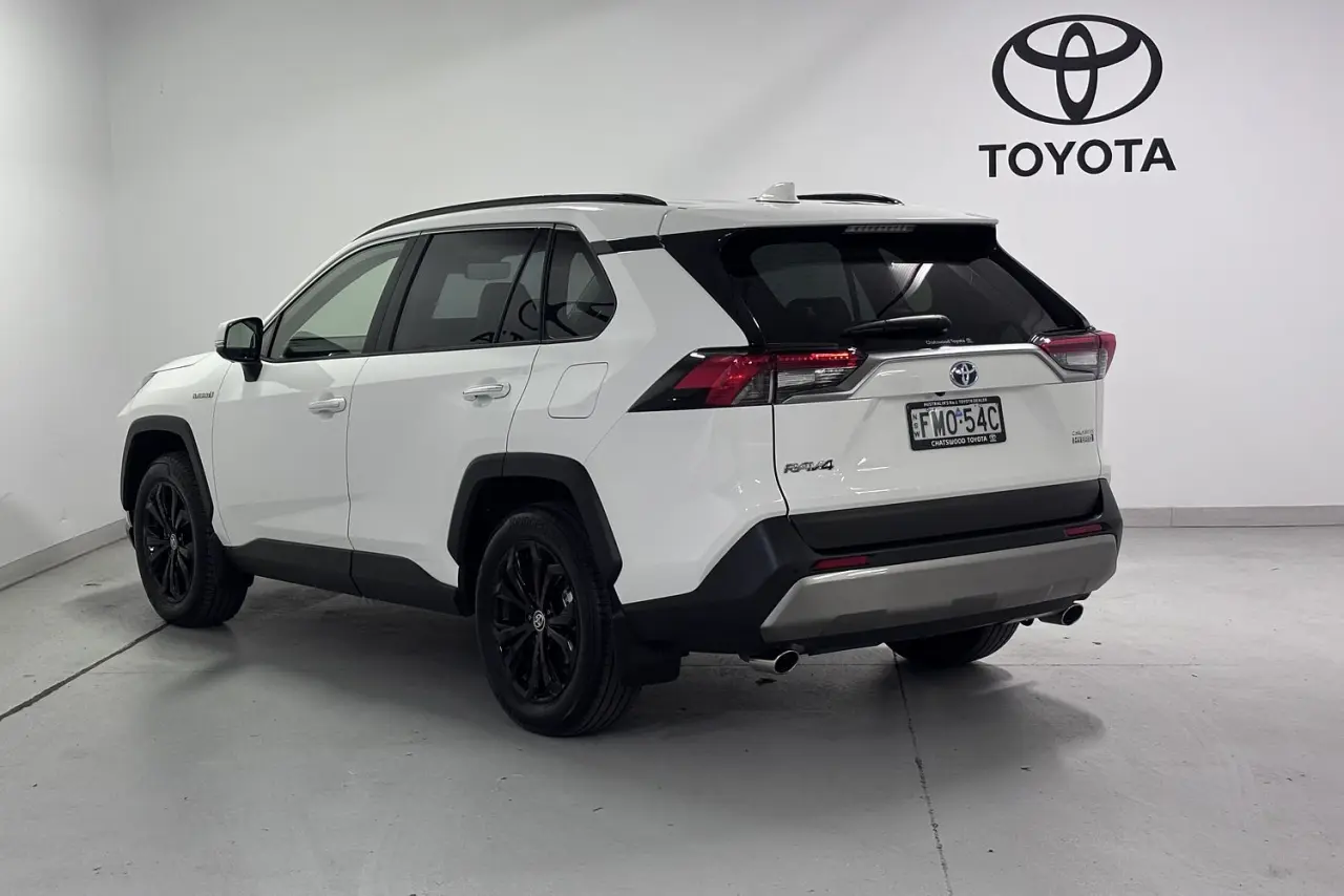 2024 Toyota RAV4 Gallery Image 8