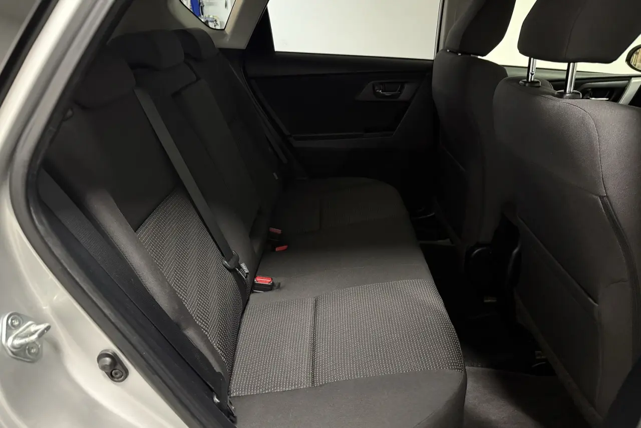 2015 Toyota Corolla Gallery Image 10