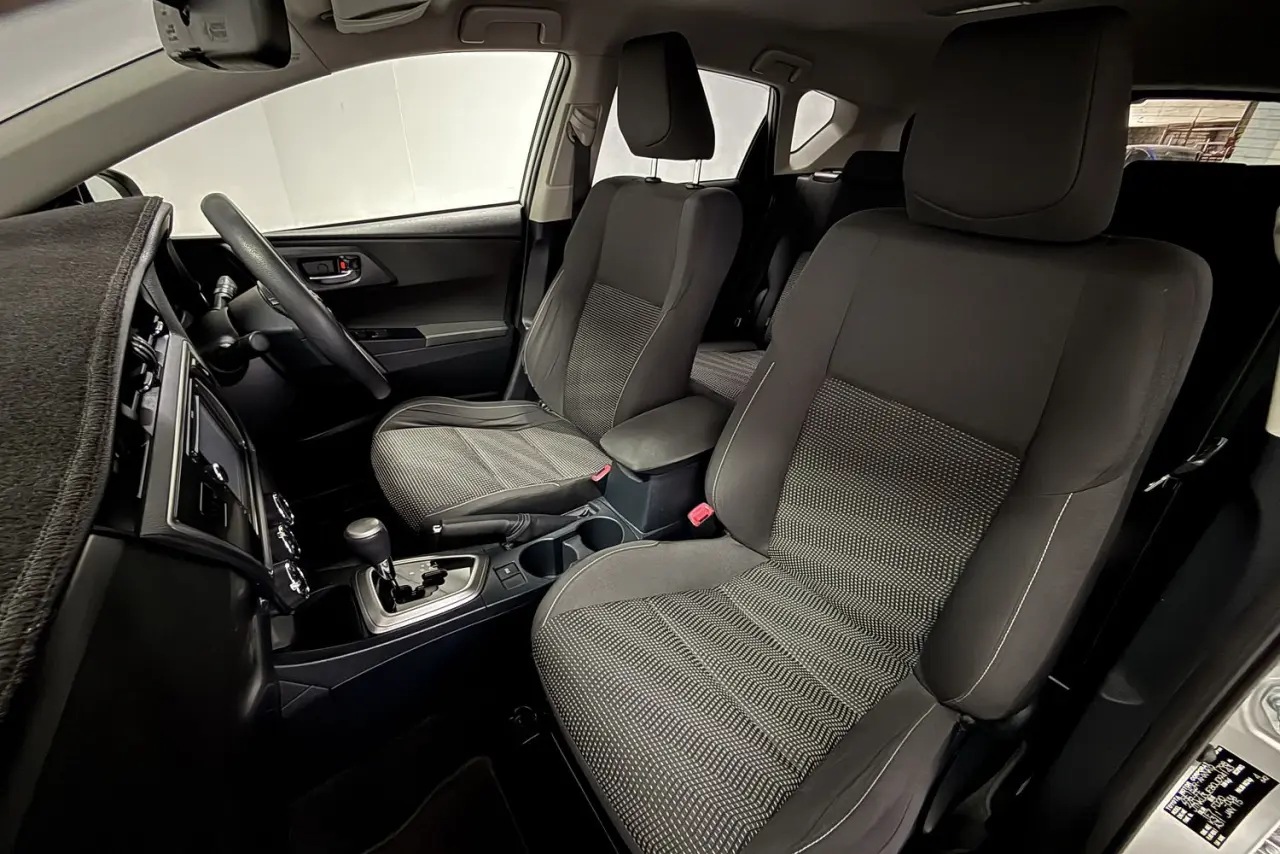 2015 Toyota Corolla Gallery Image 14