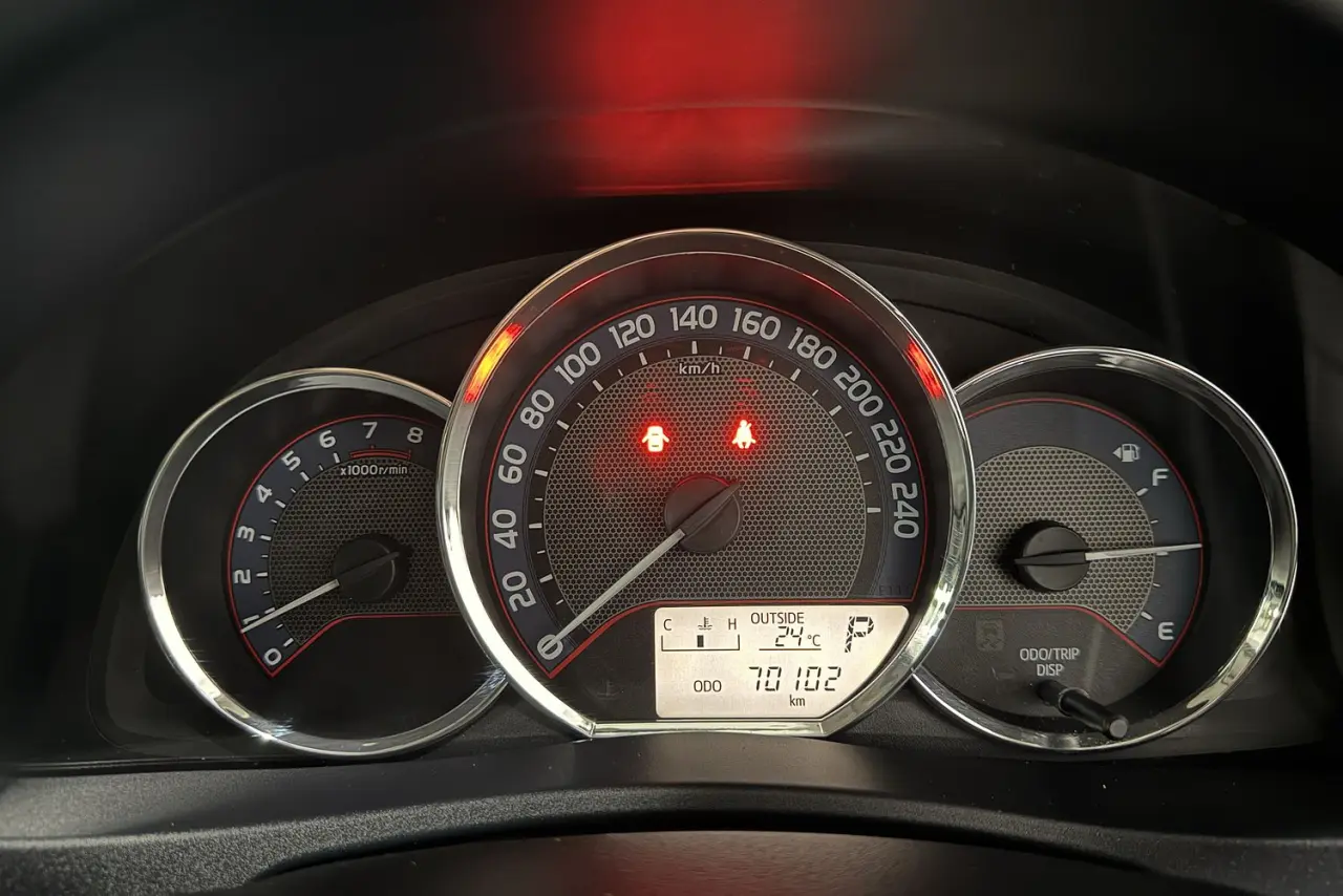 2015 Toyota Corolla Gallery Image 16