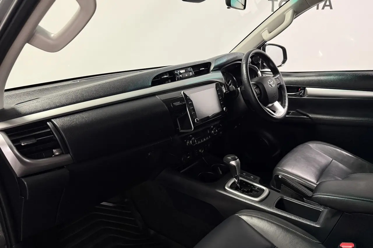 2021 Toyota Hilux Gallery Image 12