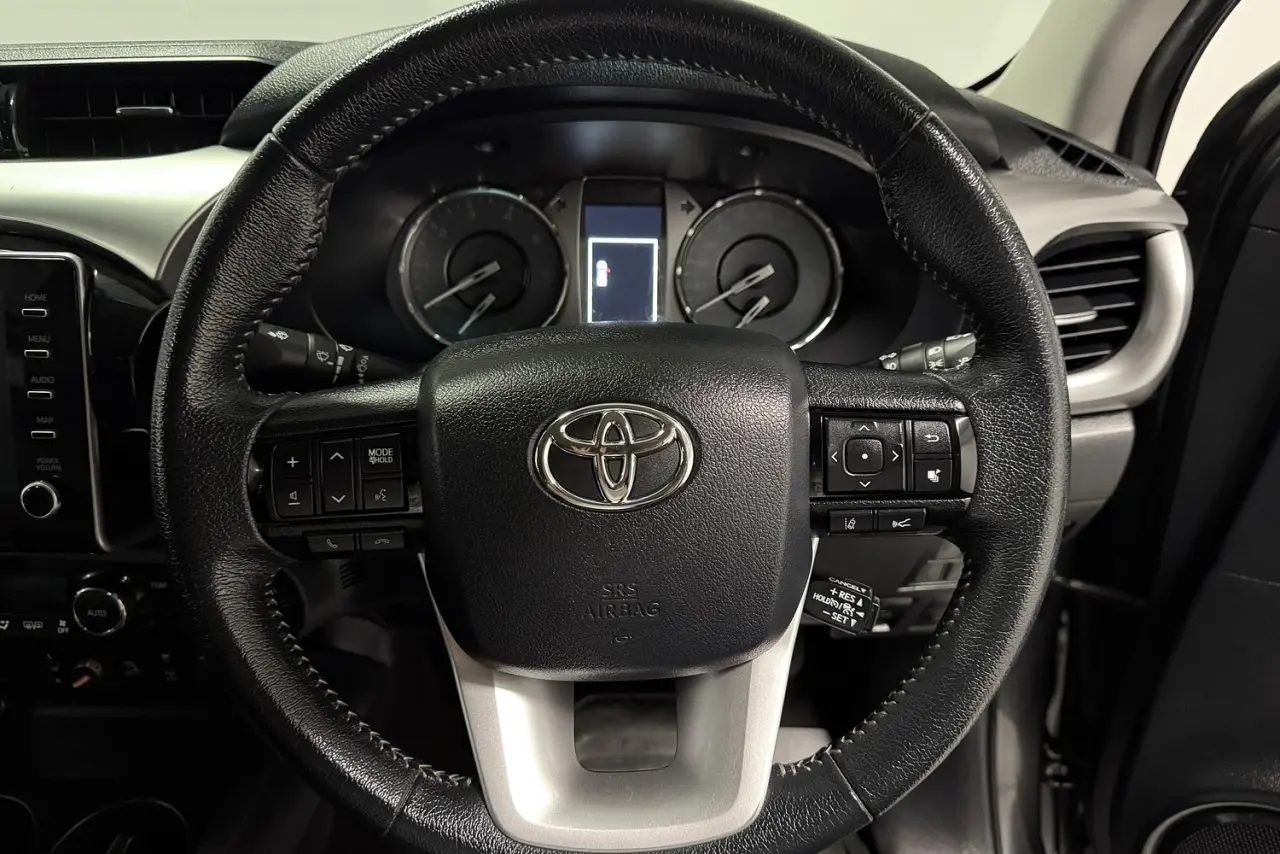 2021 Toyota Hilux Gallery Image 14