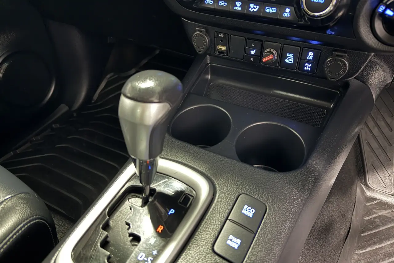 2021 Toyota Hilux Gallery Image 19