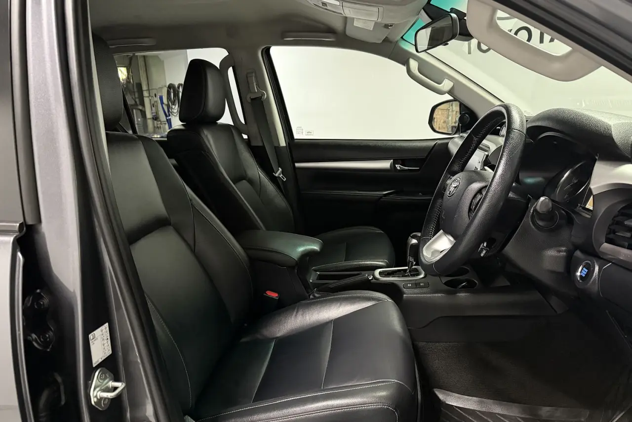 2021 Toyota Hilux Gallery Image 8