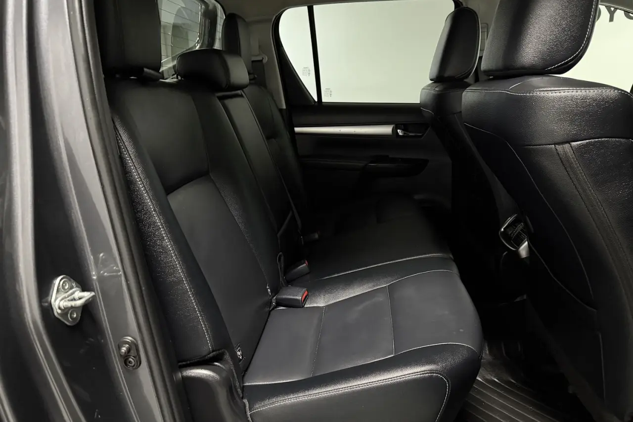 2021 Toyota Hilux Gallery Image 9