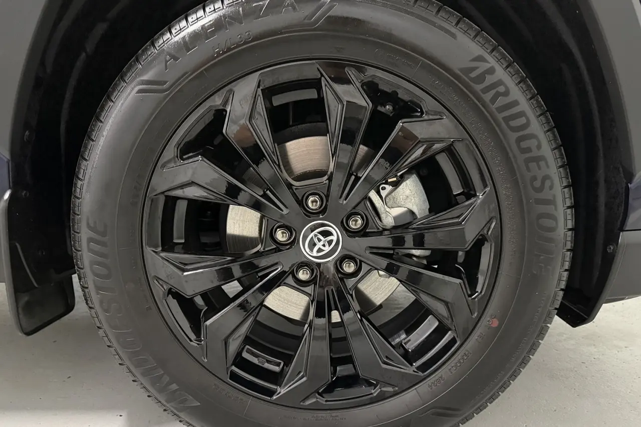 2024 Toyota RAV4 Gallery Image 10