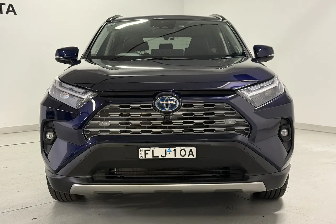 2024 Toyota RAV4 Gallery Image 2
