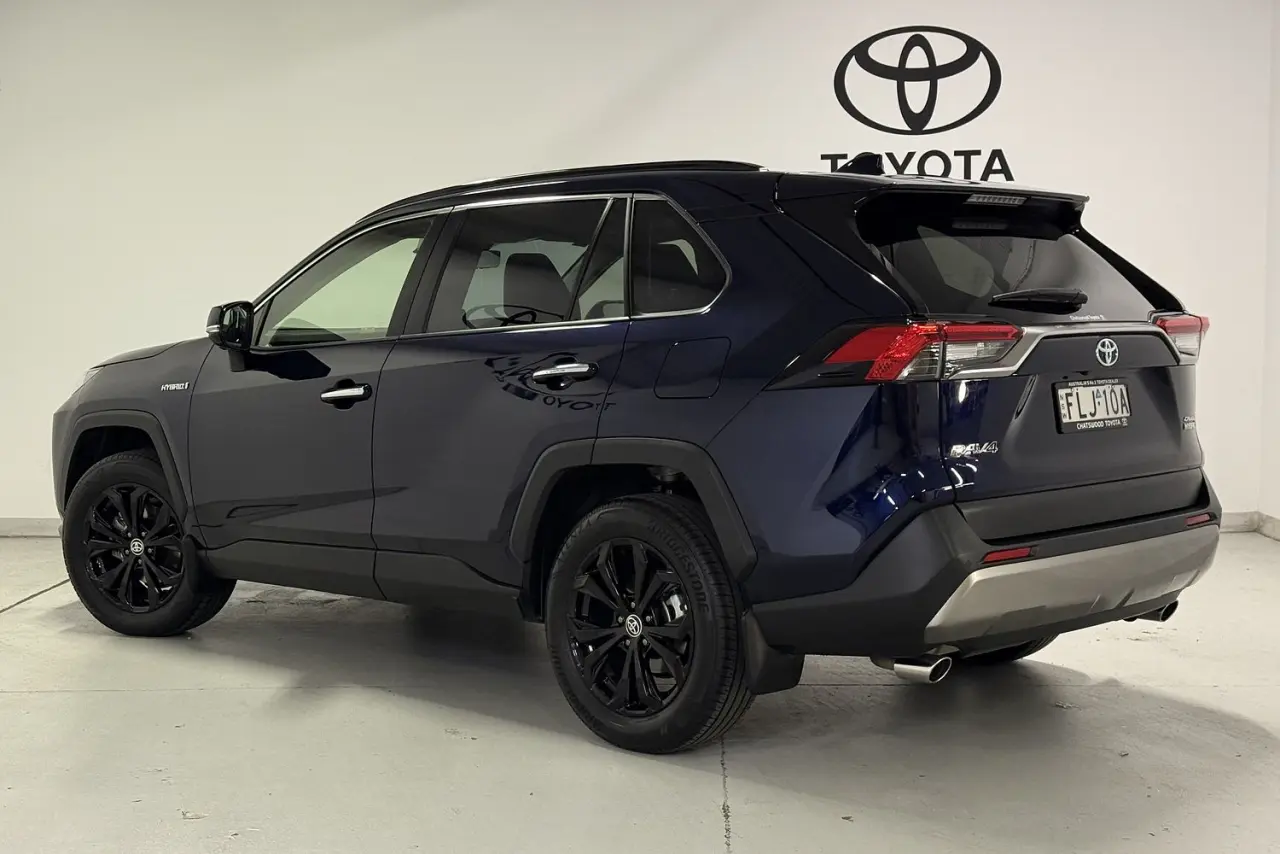 2024 Toyota RAV4 Gallery Image 6