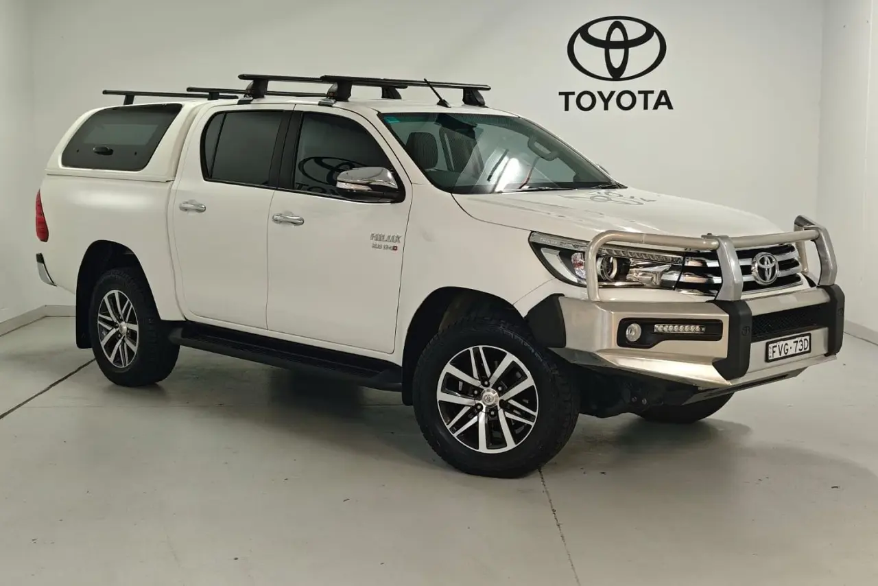 2017 Toyota Hilux Gallery Image 1
