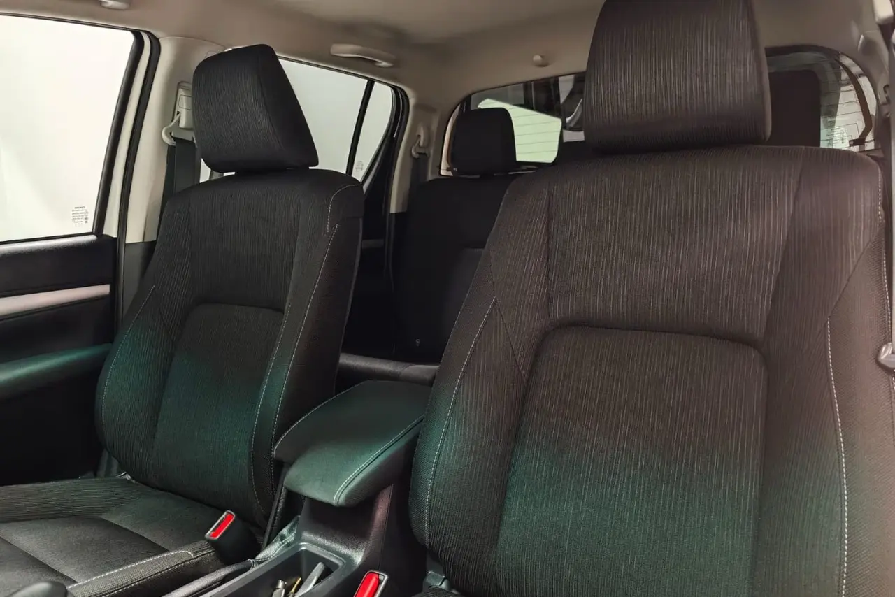 2017 Toyota Hilux Gallery Image 14