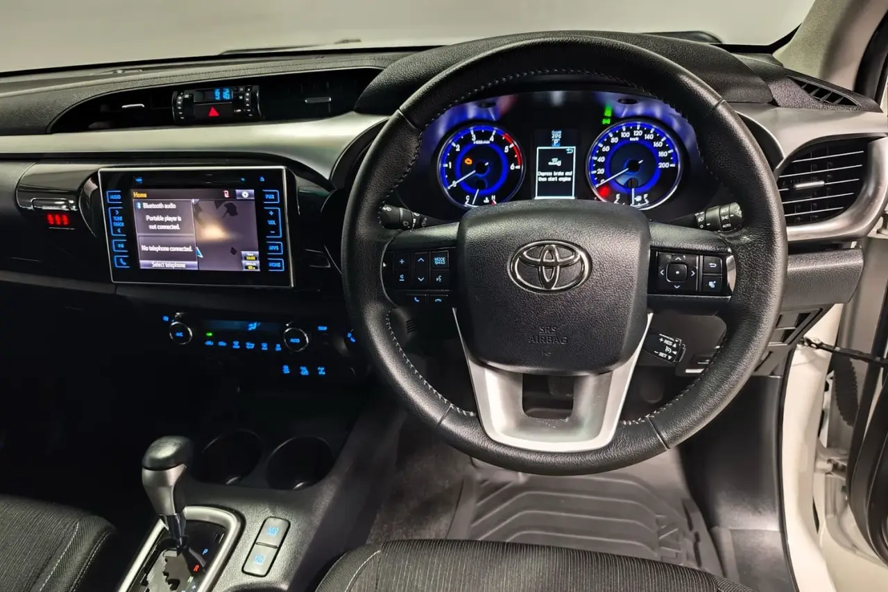 2017 Toyota Hilux Gallery Image 16