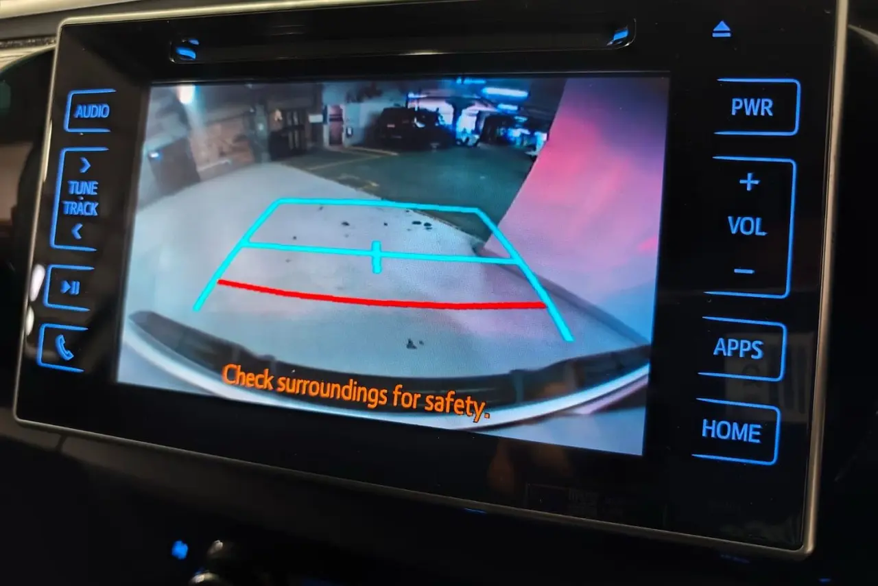 2017 Toyota Hilux Gallery Image 18