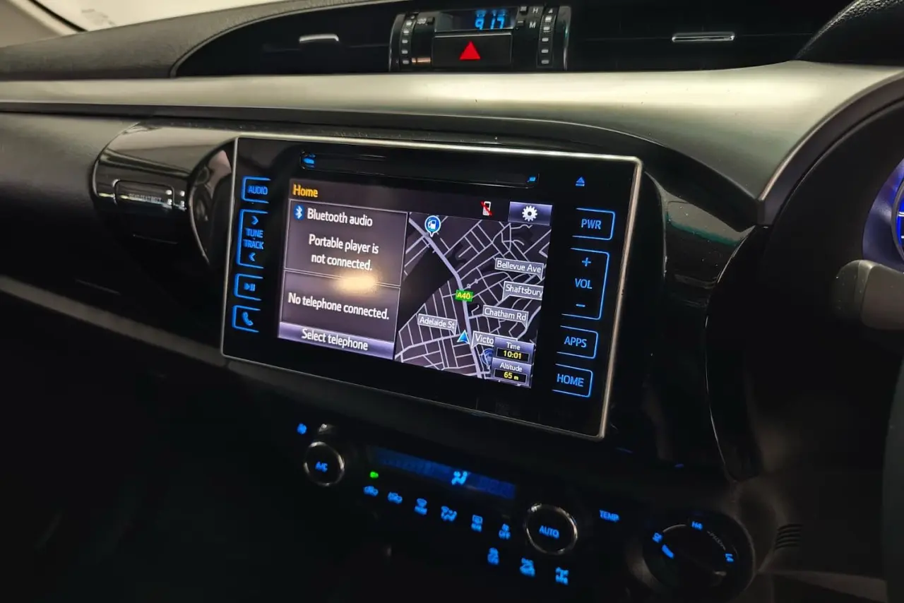 2017 Toyota Hilux Gallery Image 19