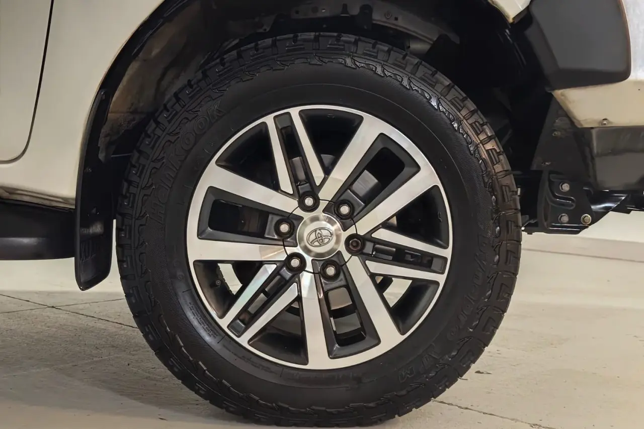 2017 Toyota Hilux Gallery Image 21