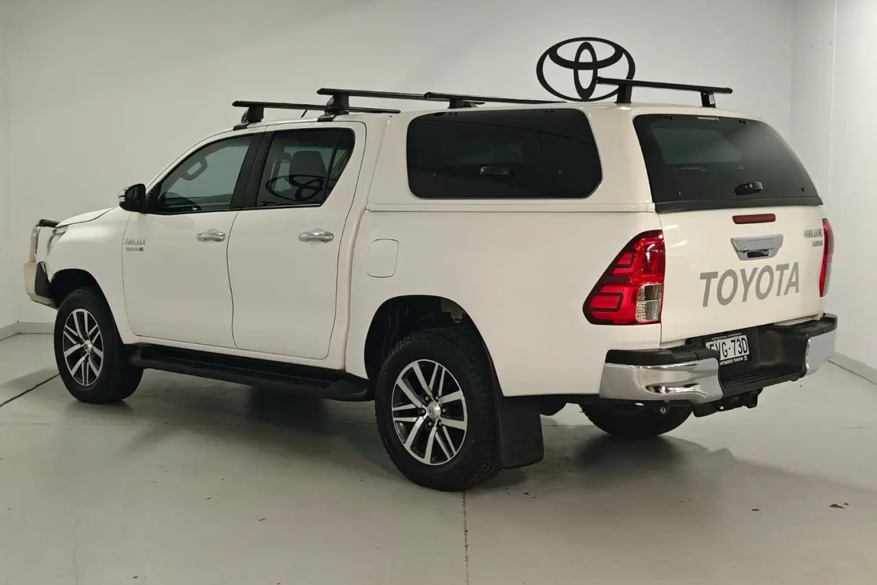 2017 Toyota Hilux Gallery Image 5