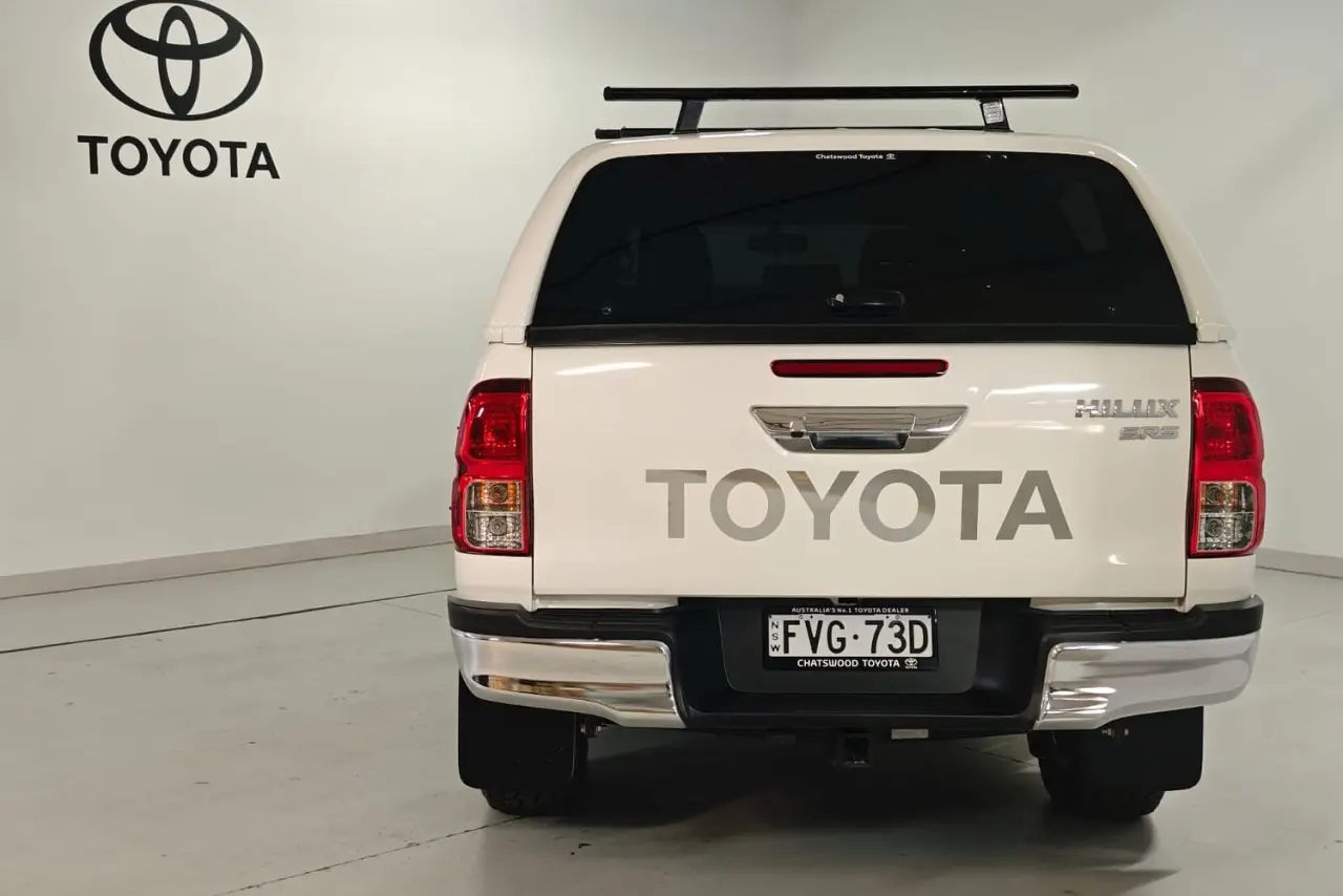 2017 Toyota Hilux Gallery Image 7