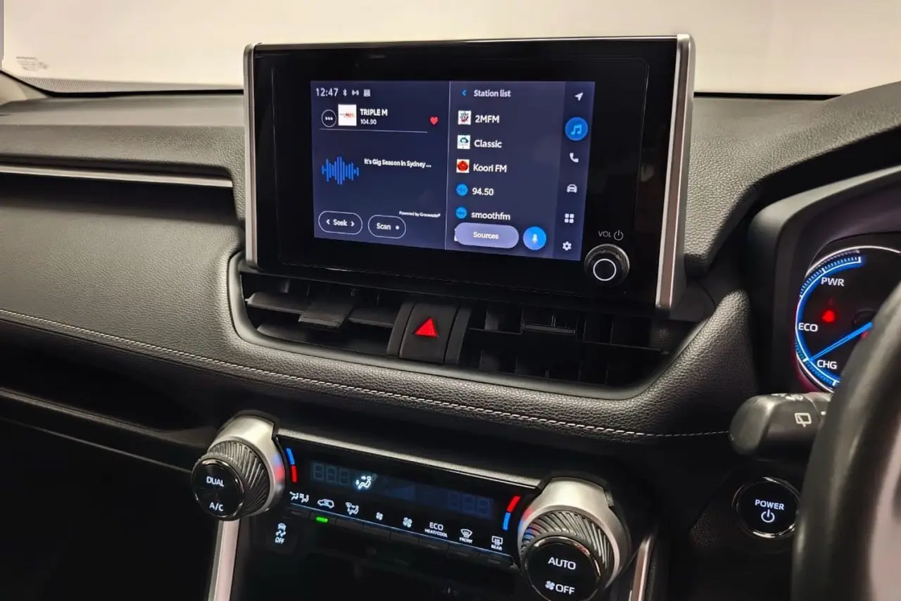 2023 Toyota RAV4 Gallery Image 19